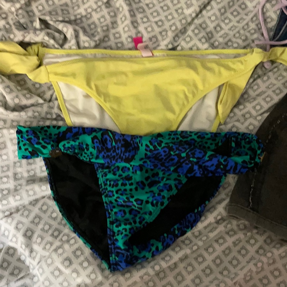 Bikini bottoms bundle size medium